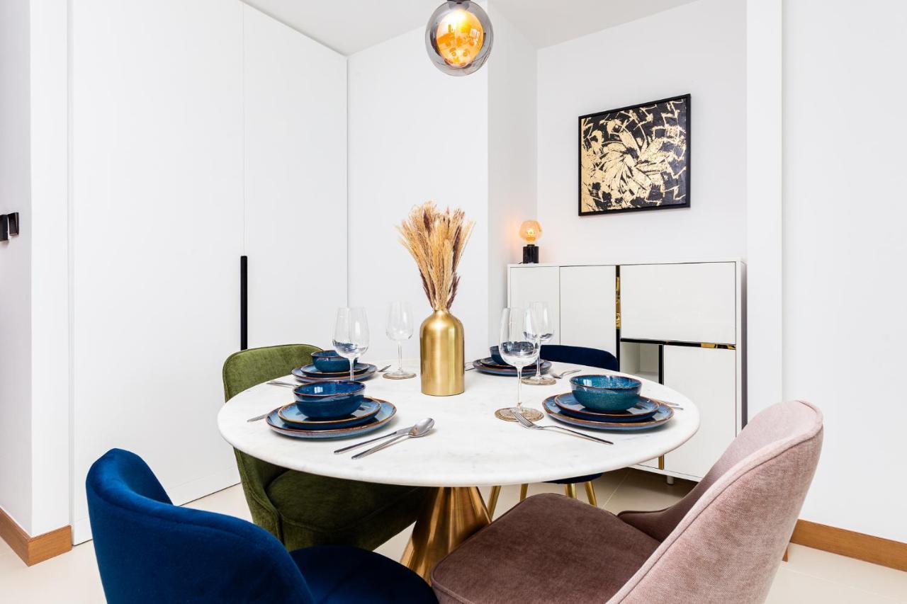 Brand-new 1 Bedroom With Full Marina View Appartamento *